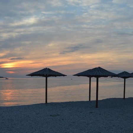 Apartment Sunrise Fuer 6 Personen In Pula-Stinjan Bagian luar foto